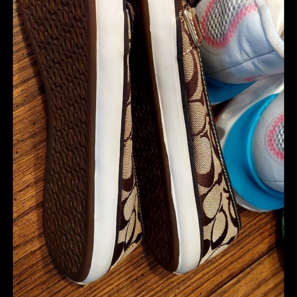 Womans slip on shoes